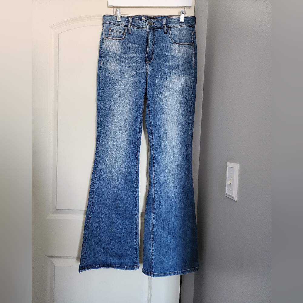 Ana high rise fab ab flare